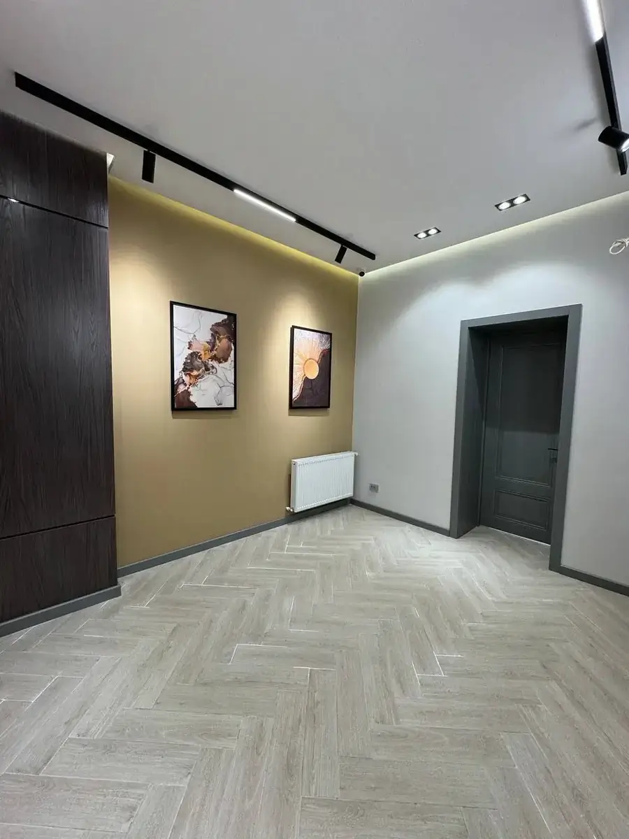 Ijaraga ofis − 90 m²