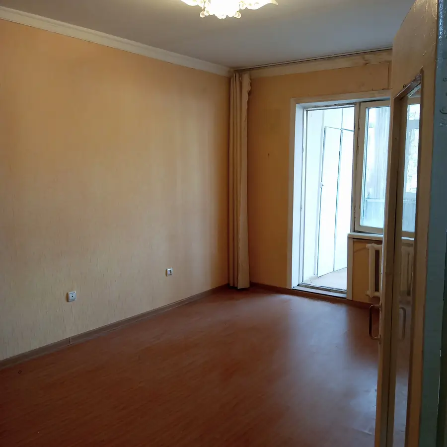 Продается 1-комнатная квартира − 52 м²