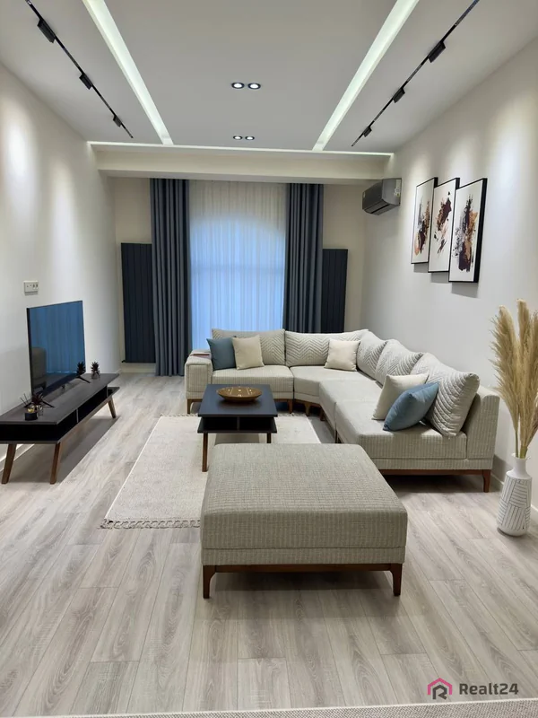 2-комнатная квартира − 83 м², 5/10 этаж