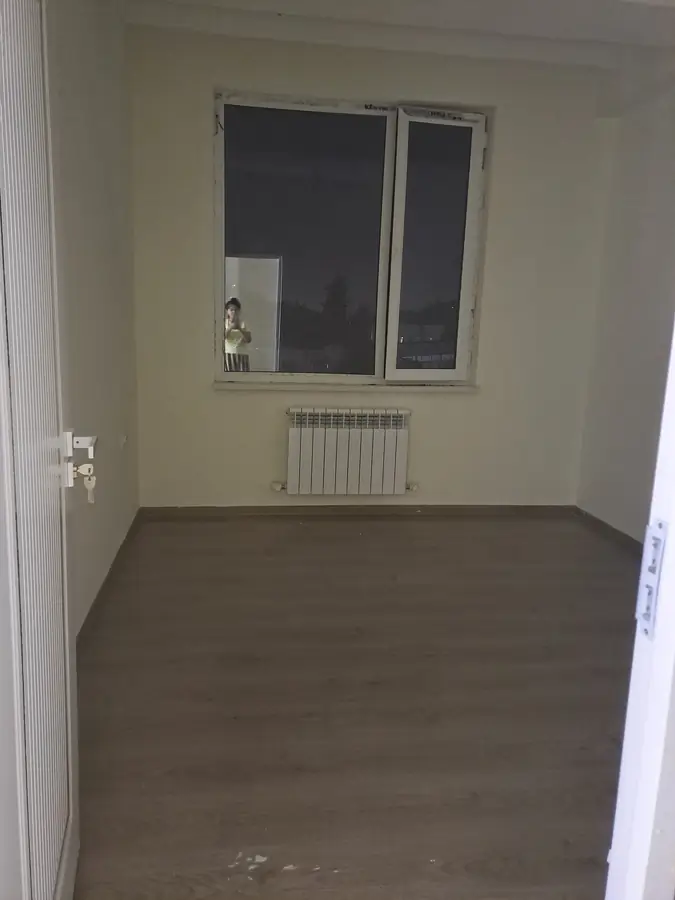 Продается 1-комнатная квартира − 42 м²