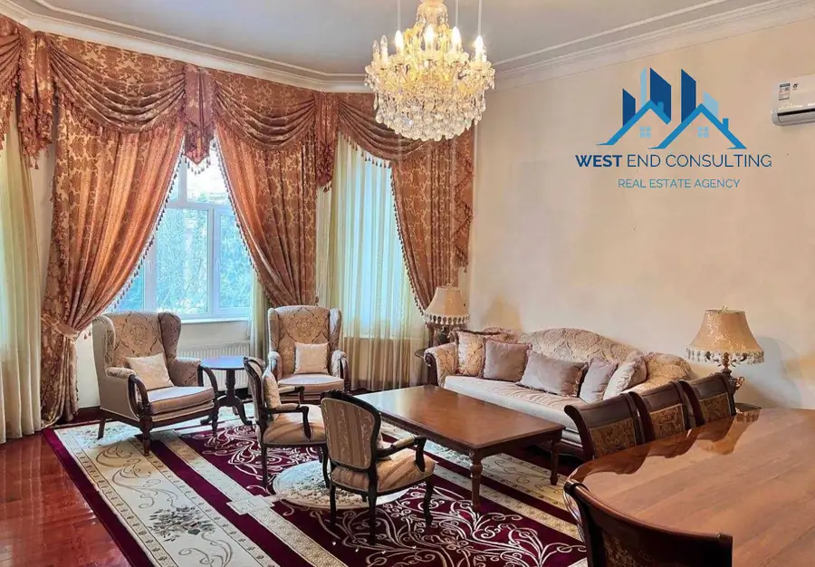 Ijaraga 2 qavatli uy − 850 m²