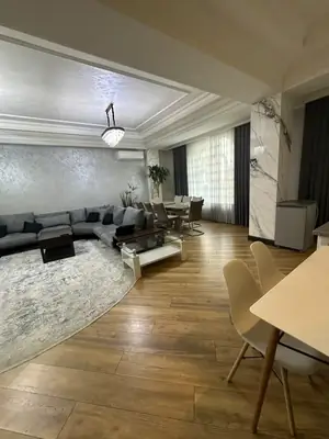 Ijaraga 3 xonali kvartira − 150 m²