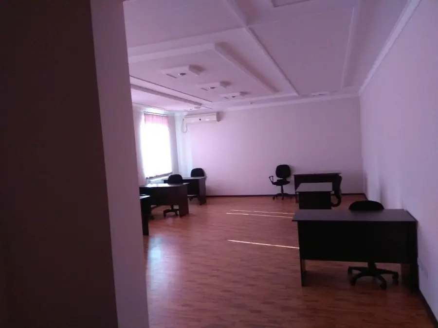 Ijaraga ofis − 993 m²