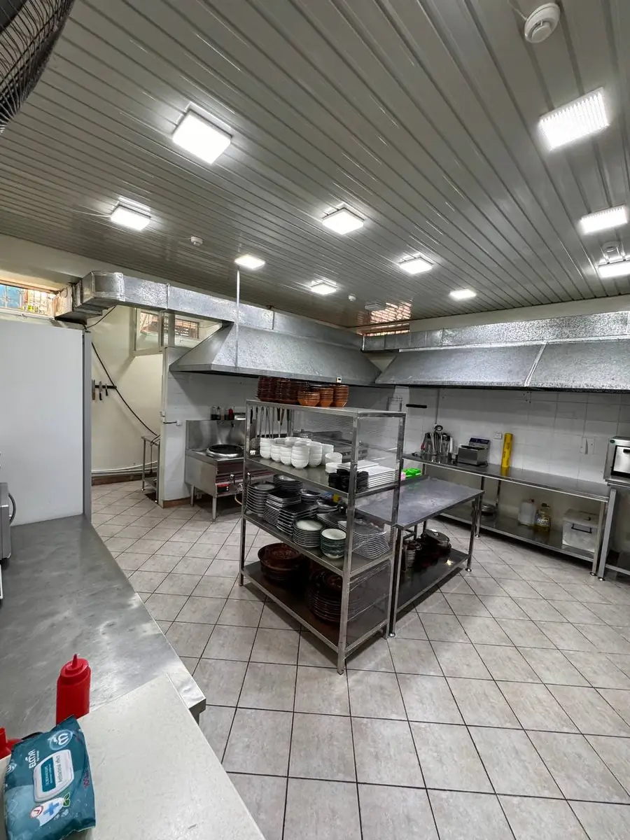 Ijaraga ofis − 369 m²