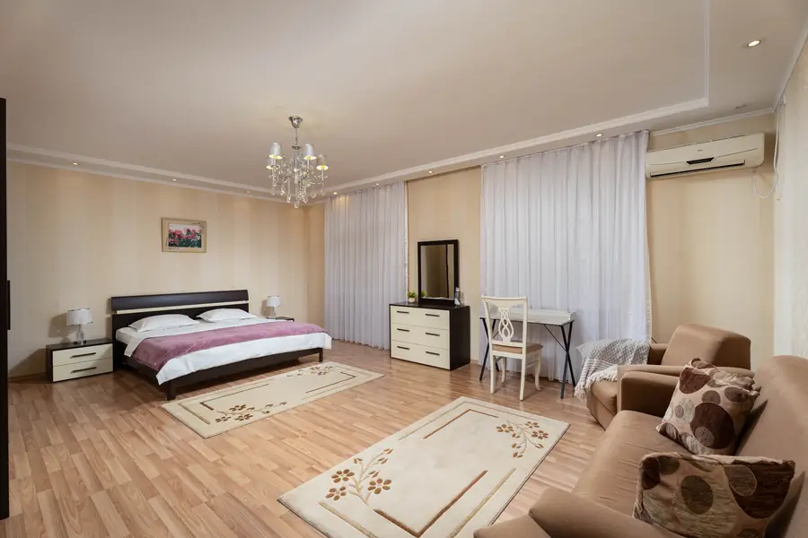 Посуточно 2-комнатная квартира − 85 м²