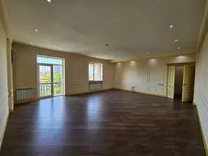 4 xonali kvartira − 216 m², 7/8 qavat
