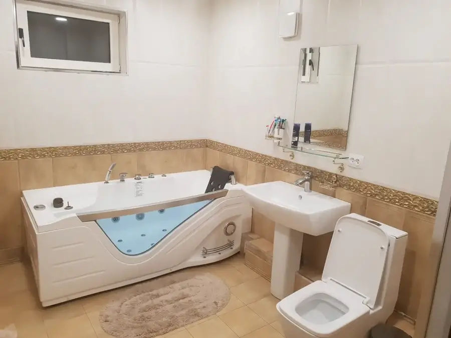 Продается 4-комнатная квартира − 124 м²