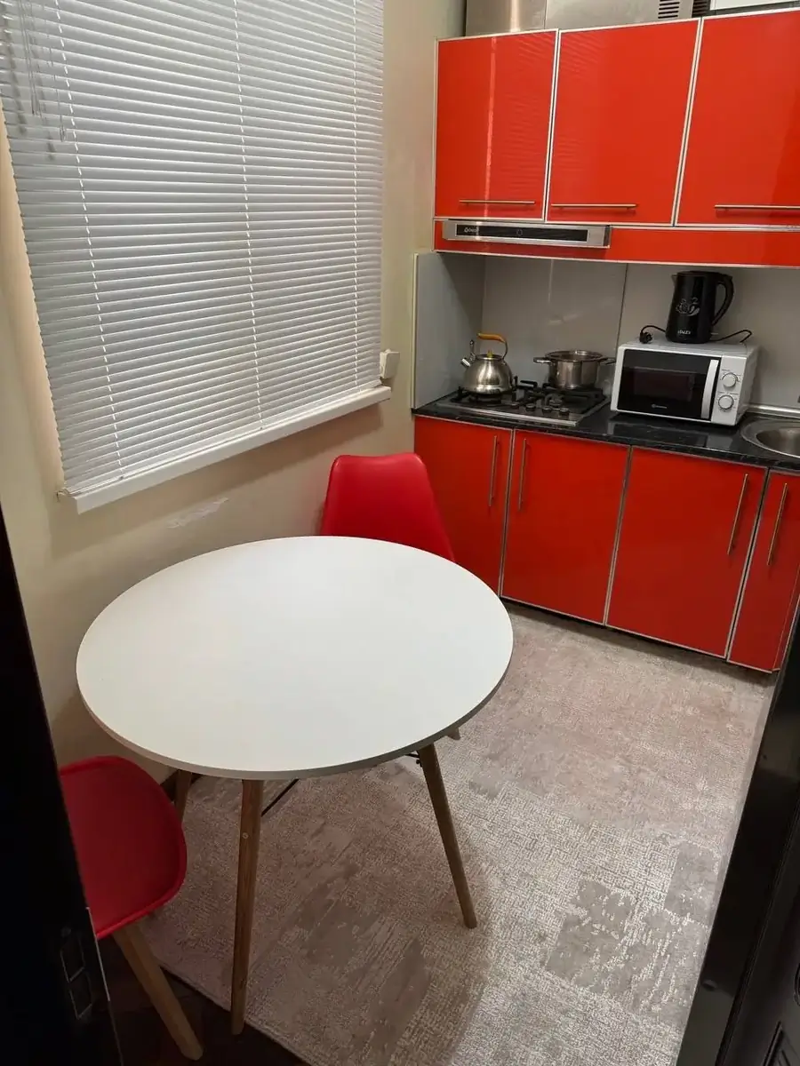 Сдается 2-комнатная квартира − 57 м²