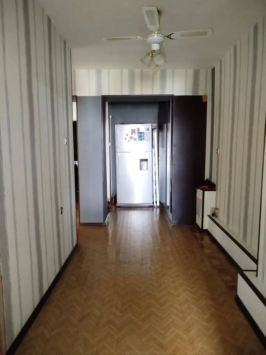 Продается 3-комнатная квартира − 100 м²