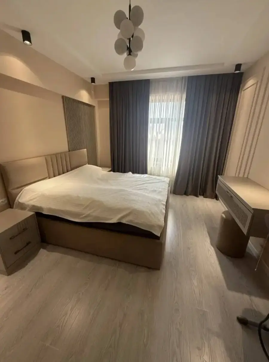 2 xonali kvartira sotiladi − 67 m²