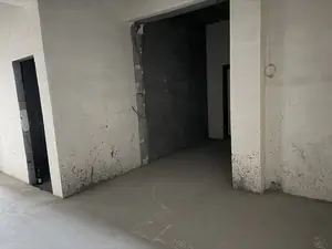 3 xonali kvartira sotiladi − 112 m²