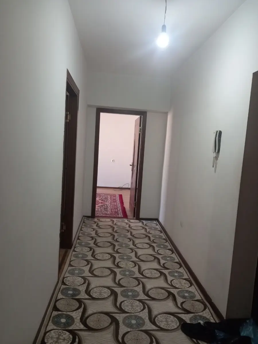Продается 2-комнатная квартира − 60 м²