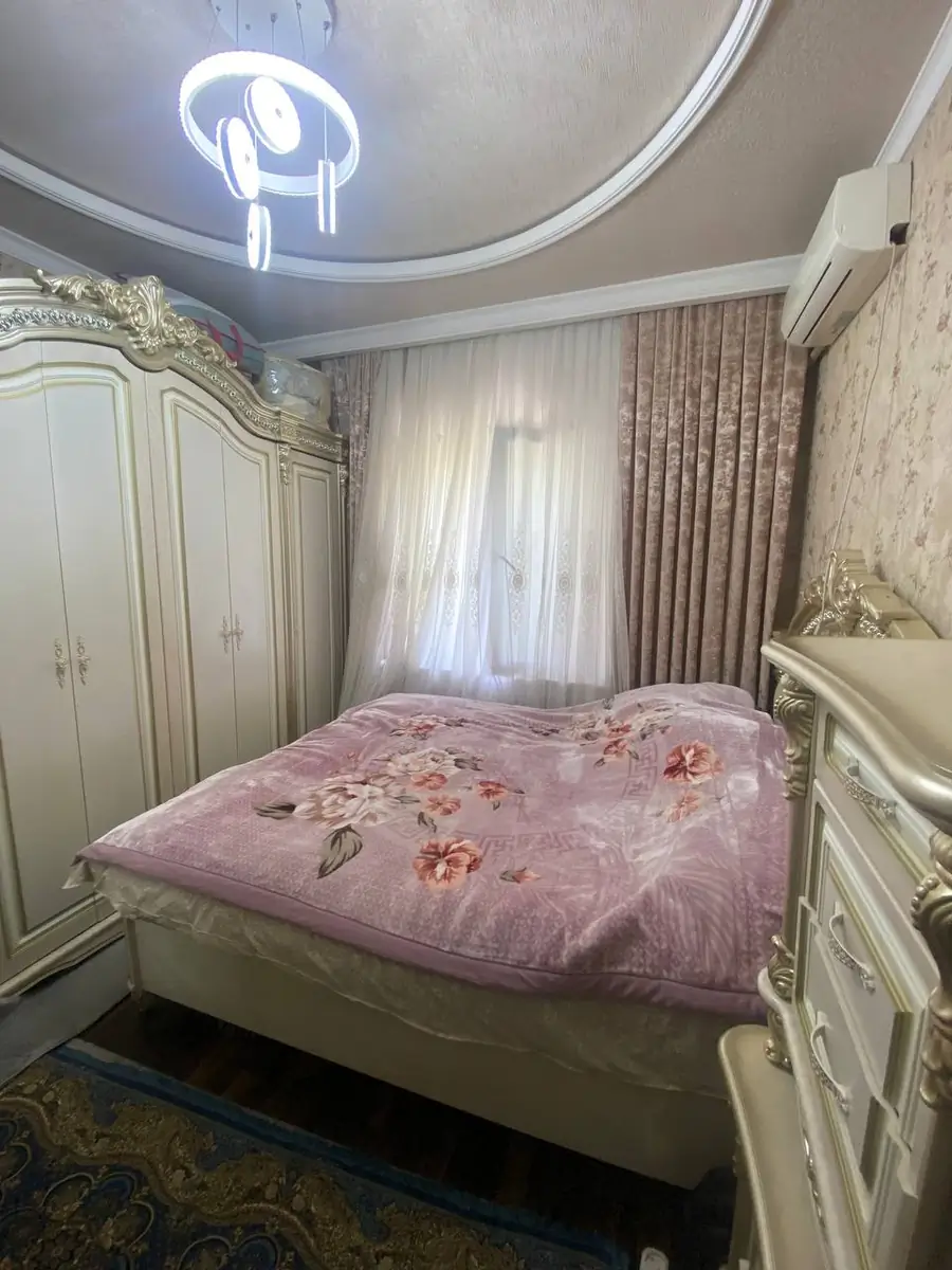 4 xonali kvartira sotiladi − 92 m²