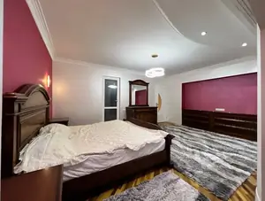 2 xonali kvartira sotiladi − 107 m²