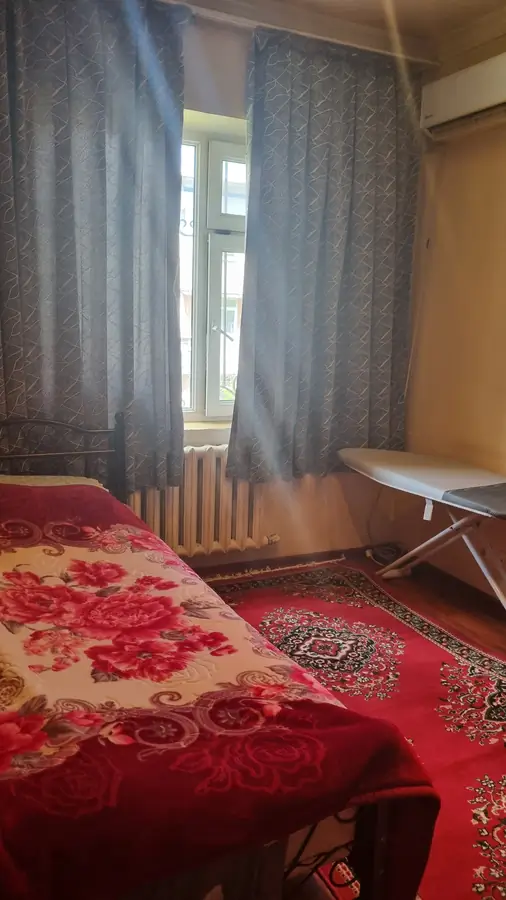 3 xonali kvartira sotiladi − 72 m²