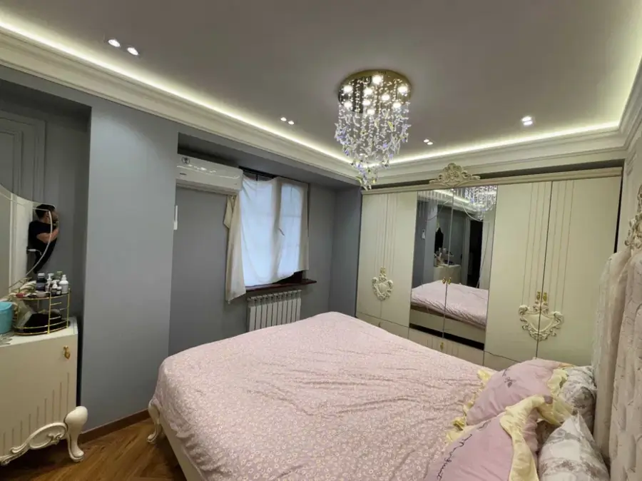 3 xonali kvartira sotiladi − 71 m²
