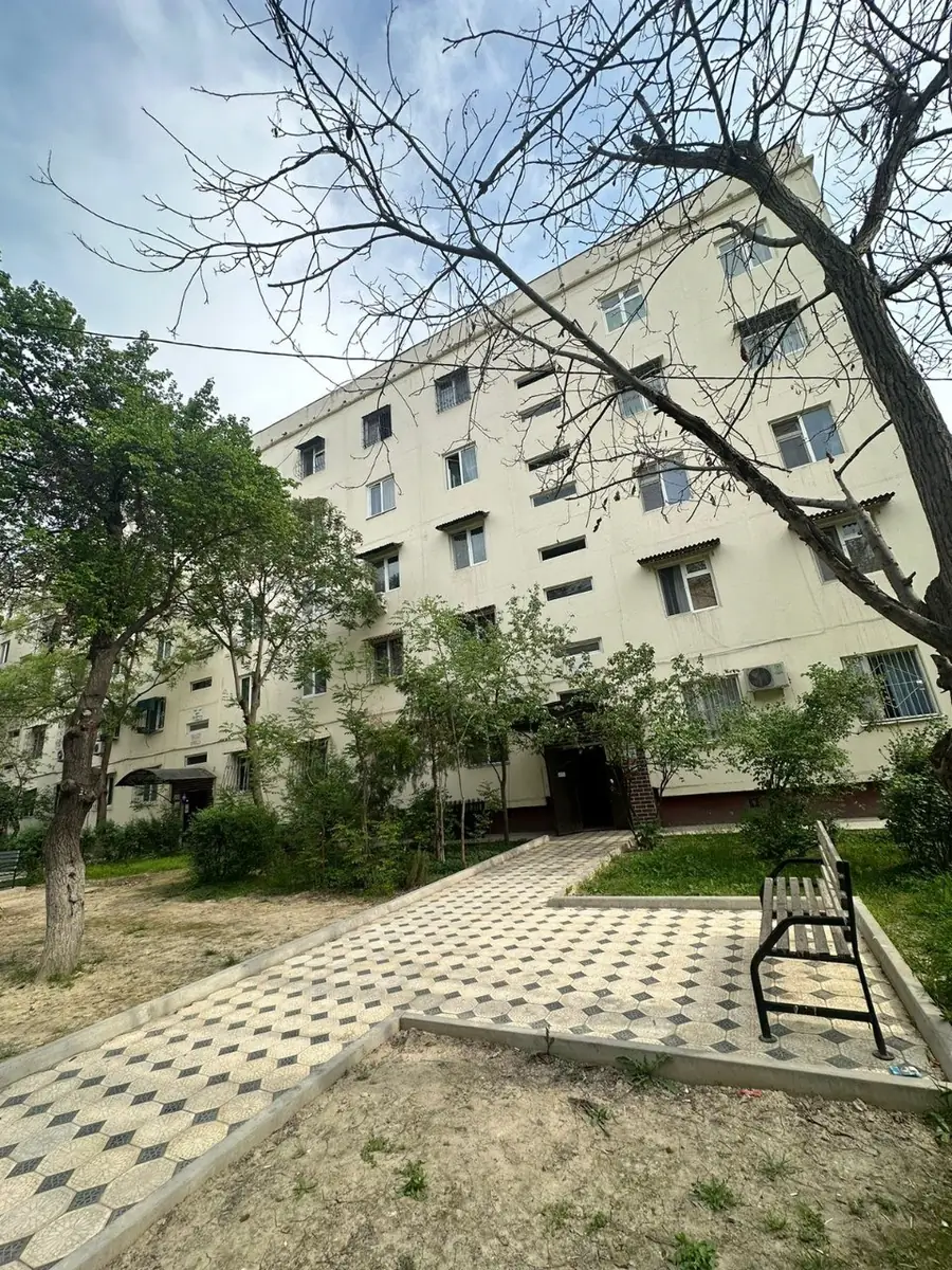 Продается 3-комнатная квартира − 77 м²