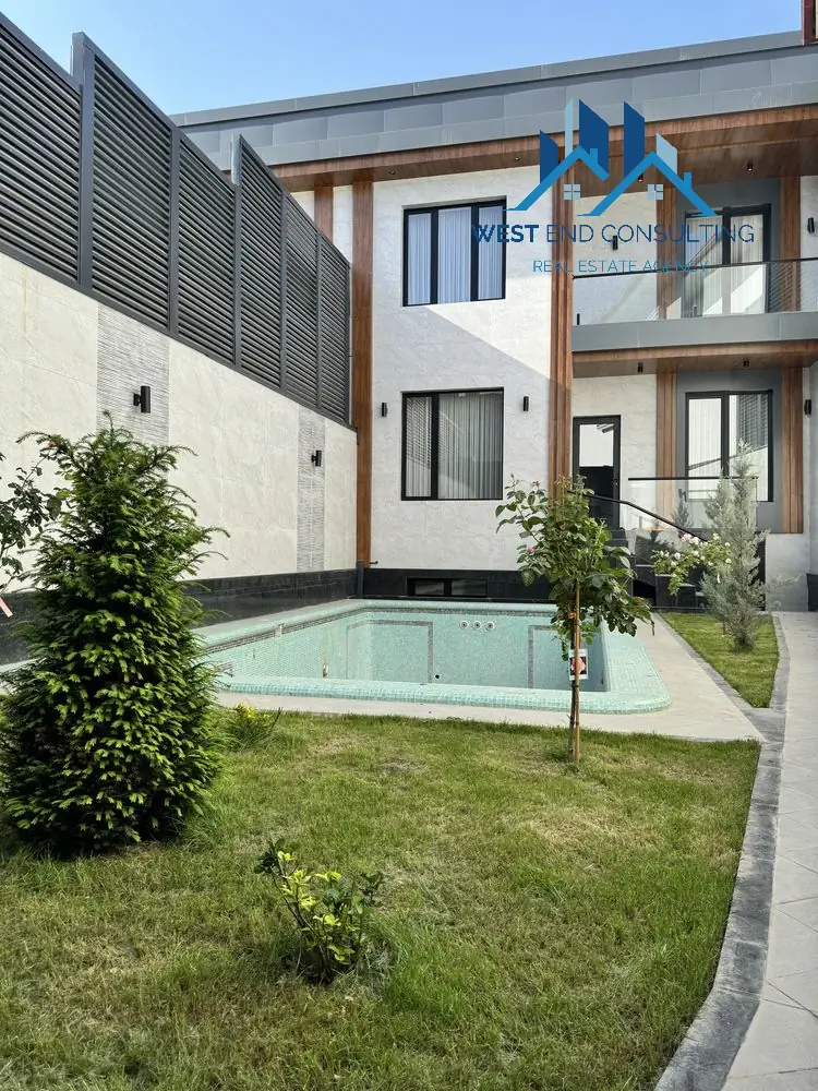 Ijaraga 3 qavatli uy − 470 m²