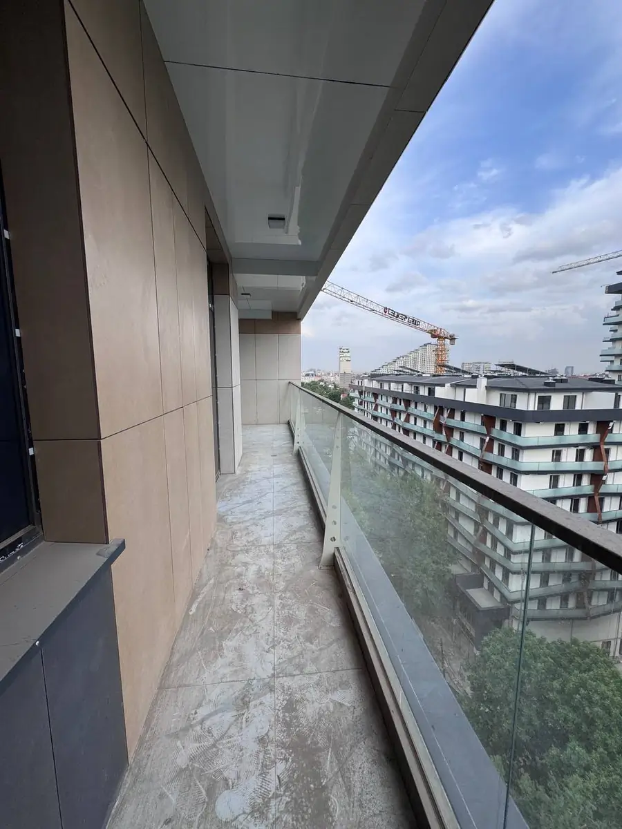 3 xonali kvartira sotiladi − 79 m²