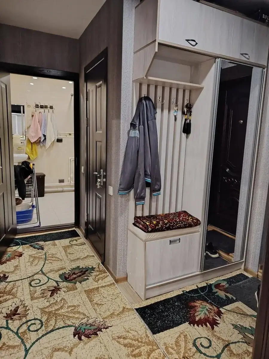 3 xonali kvartira sotiladi − 70 m²