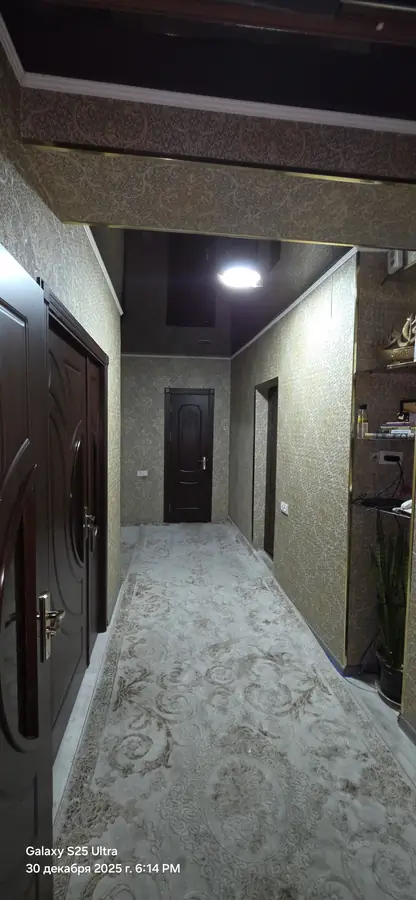 Продается Более 5-комнатная квартира − 103 м²