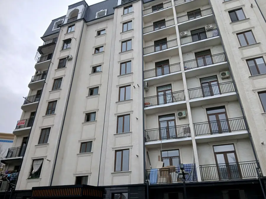 Продается 3-комнатная квартира − 98 м²