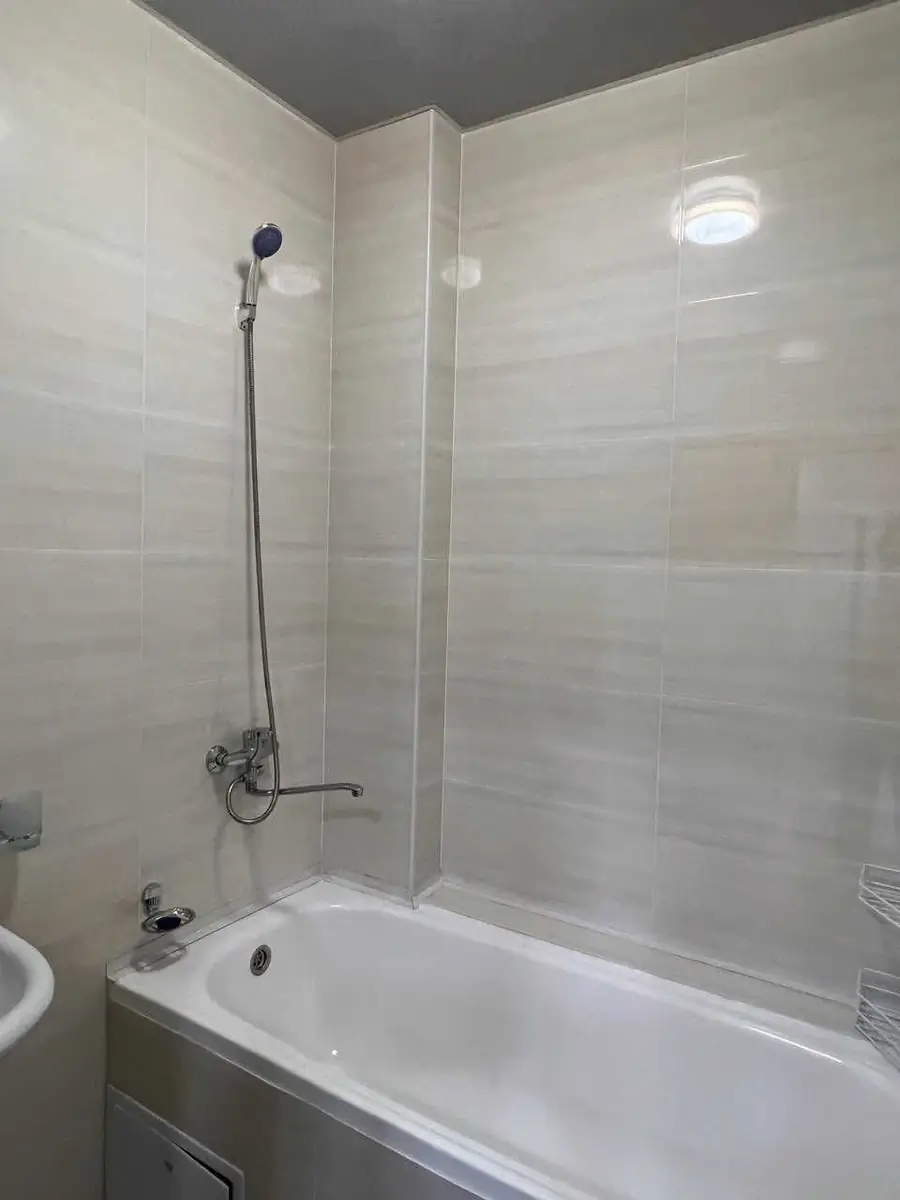 Сдается 3-комнатная квартира − 90 м²