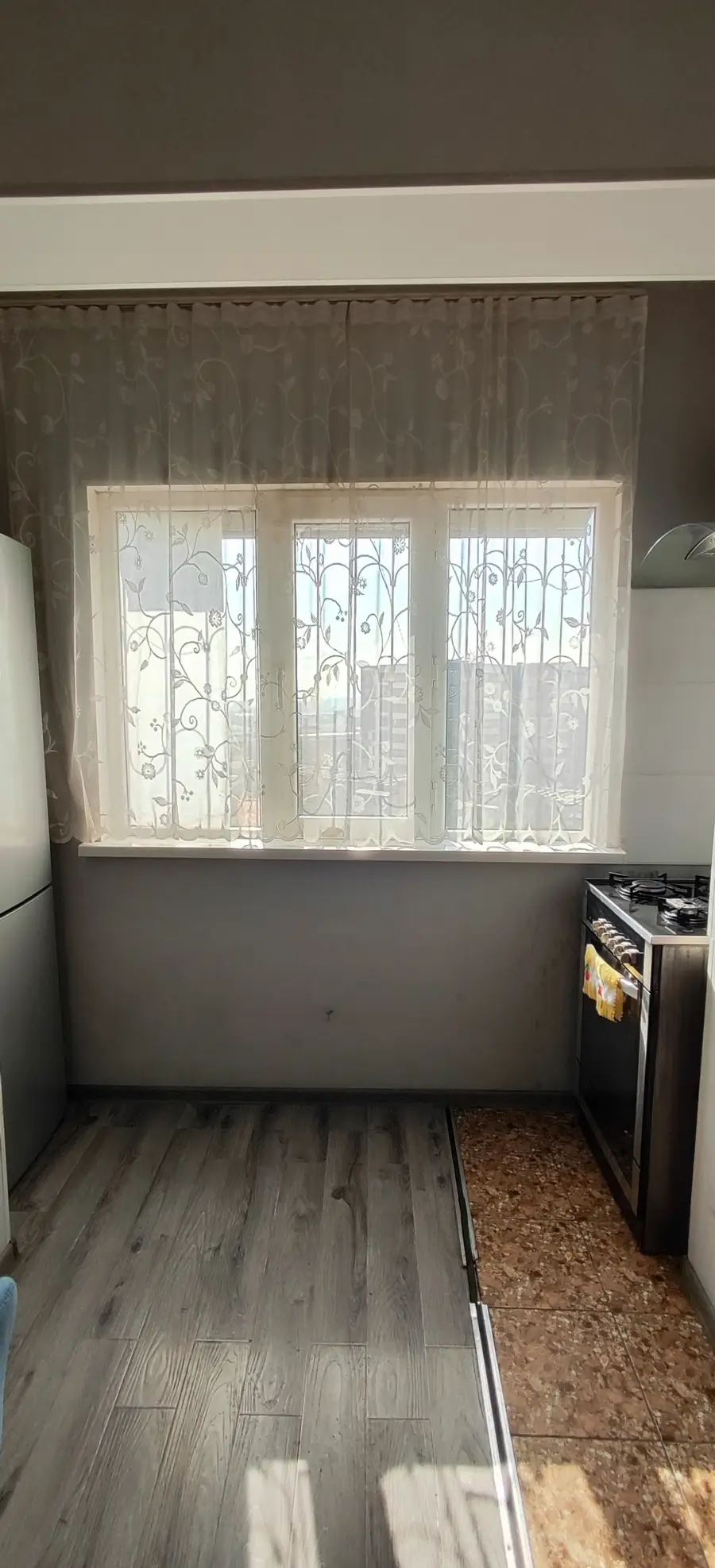 Продается 2-комнатная квартира − 65 м²