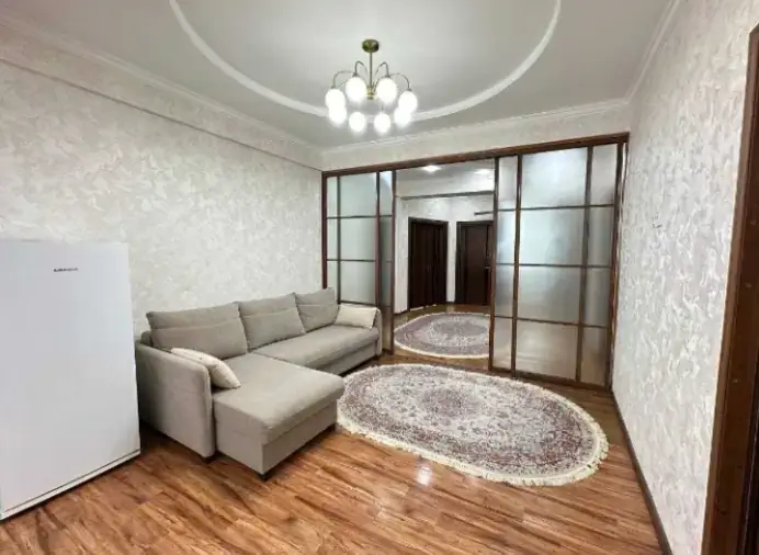 Продается 4-комнатная квартира − 114 м²