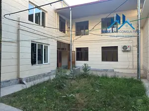 Ijaraga 2 qavatli uy − 250 m²