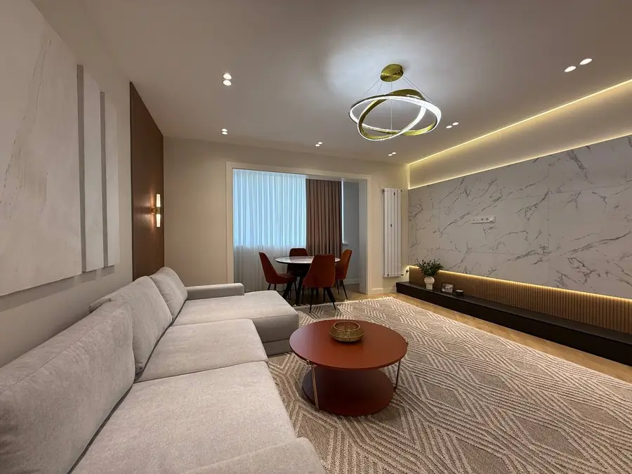 2 xonali kvartira sotiladi − 60 m²