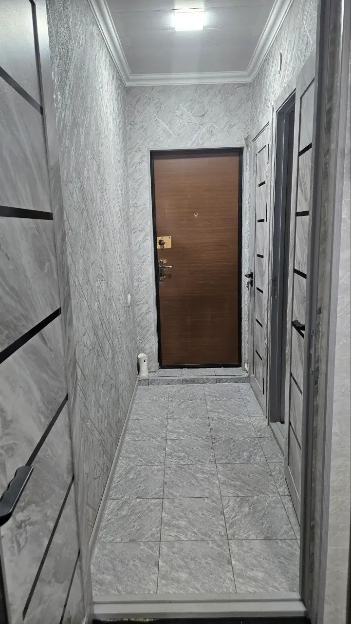 1 xonali kvartira sotiladi − 20 m²