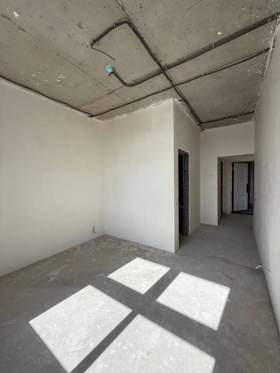 Продается 4-комнатная квартира − 103 м²