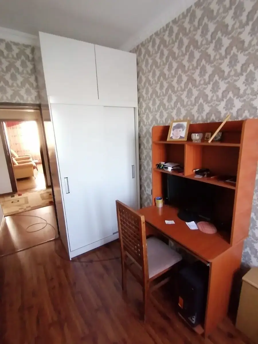 Продается 3-комнатная квартира − 72 м²