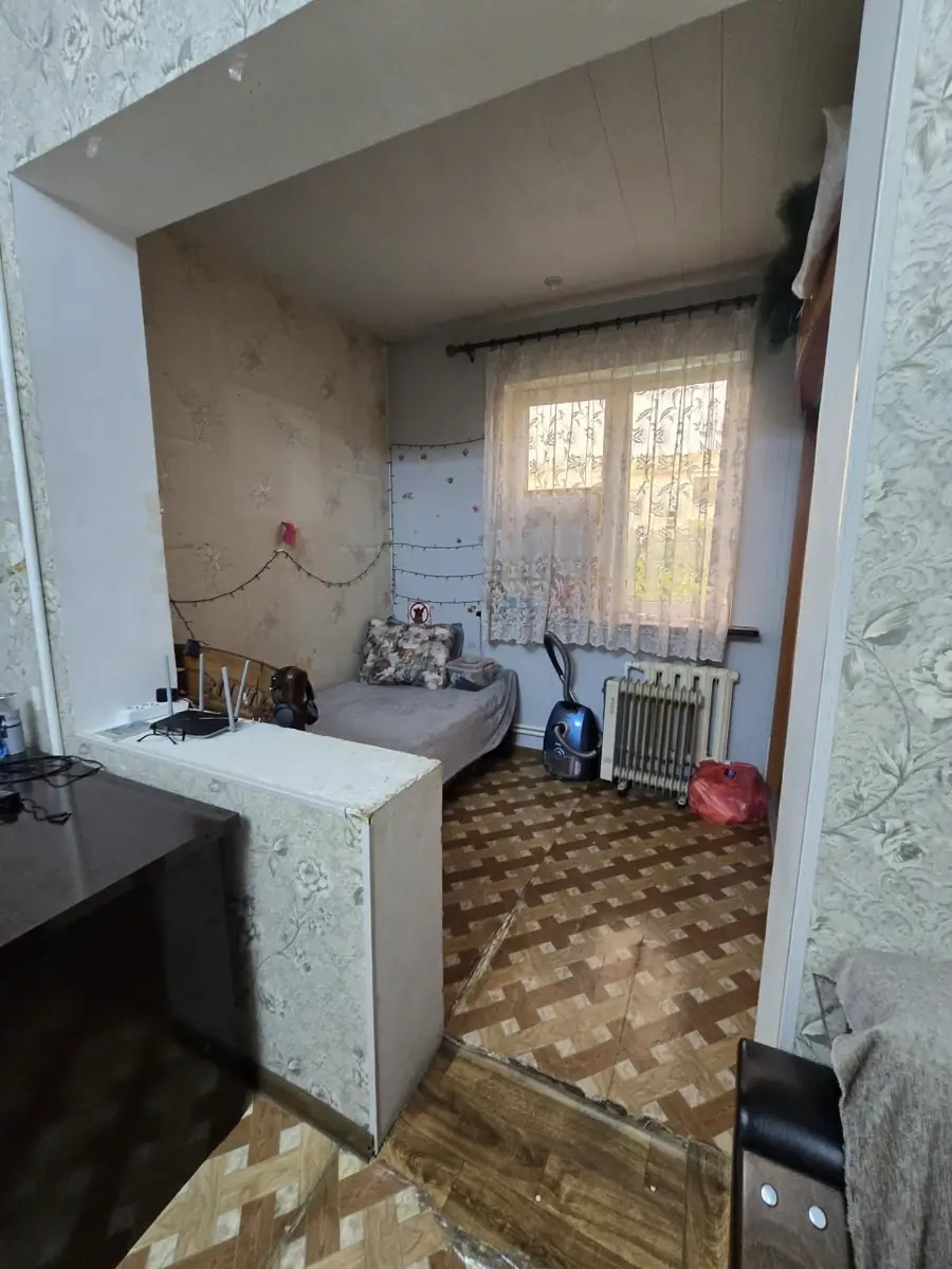 Продается 1-комнатная квартира − 44 м²