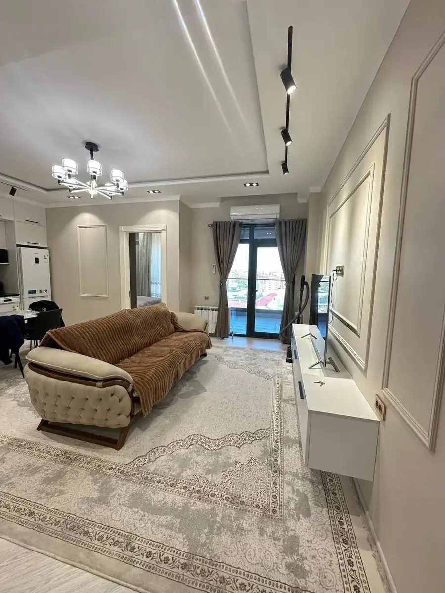 2 xonali kvartira sotiladi − 49.3 m²