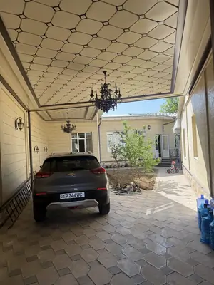 1 qavatli uy − 200 m², 4 sot. 