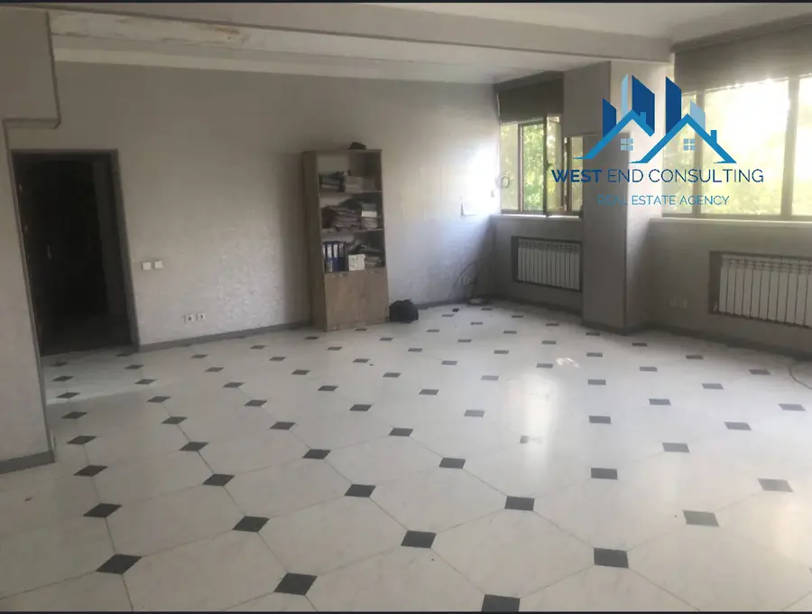 Ijaraga ofis − 300 m²