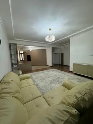 Ijaraga 3 xonali kvartira − 102 m²