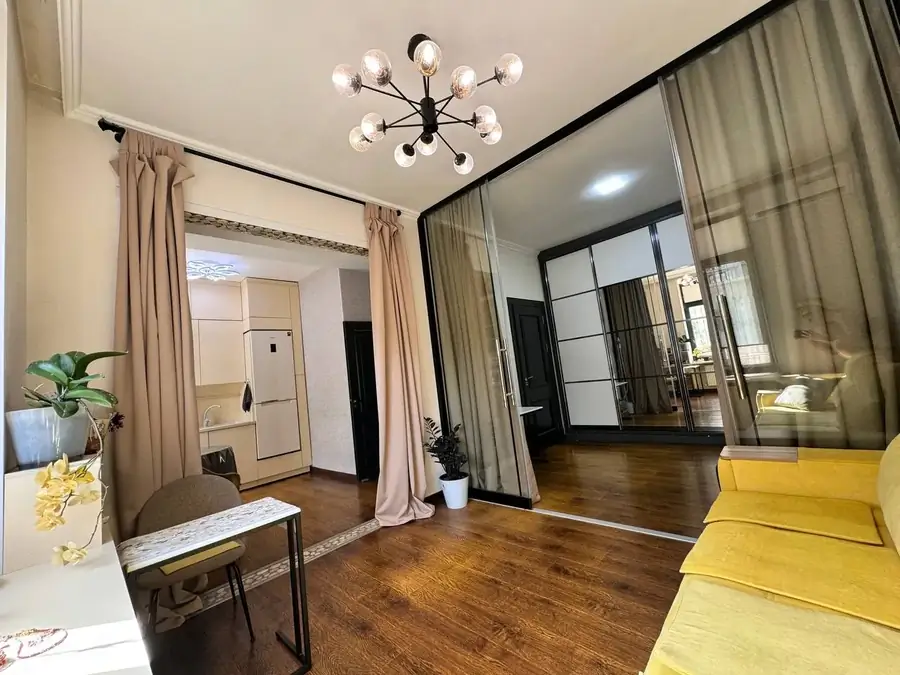 Продается 2-комнатная квартира − 41 м²