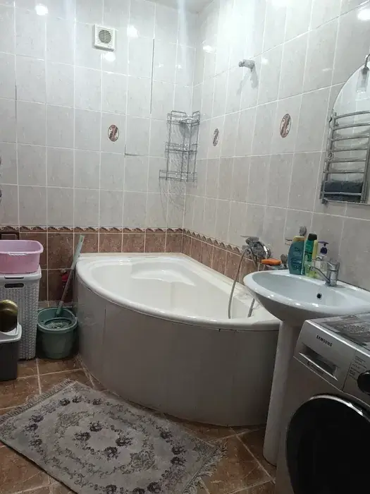 Сдается 3-комнатная квартира − 76 м²
