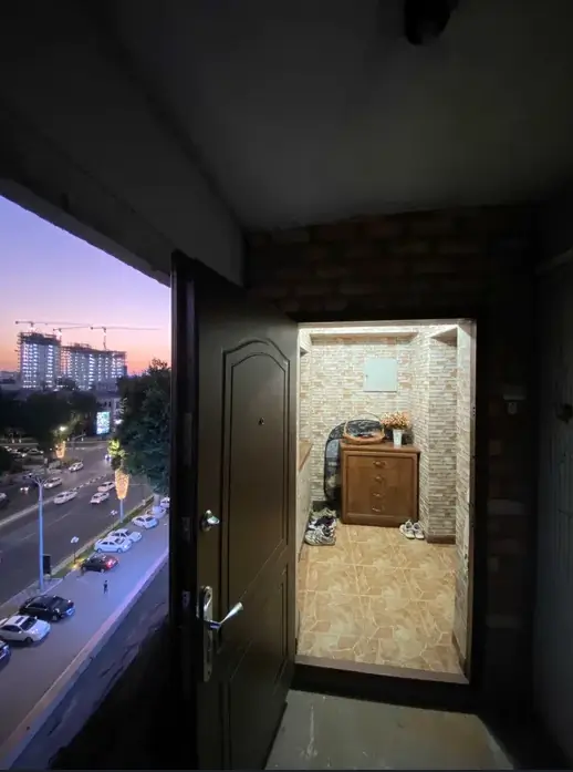 Продается Более 5-комнатная квартира − 120 м²