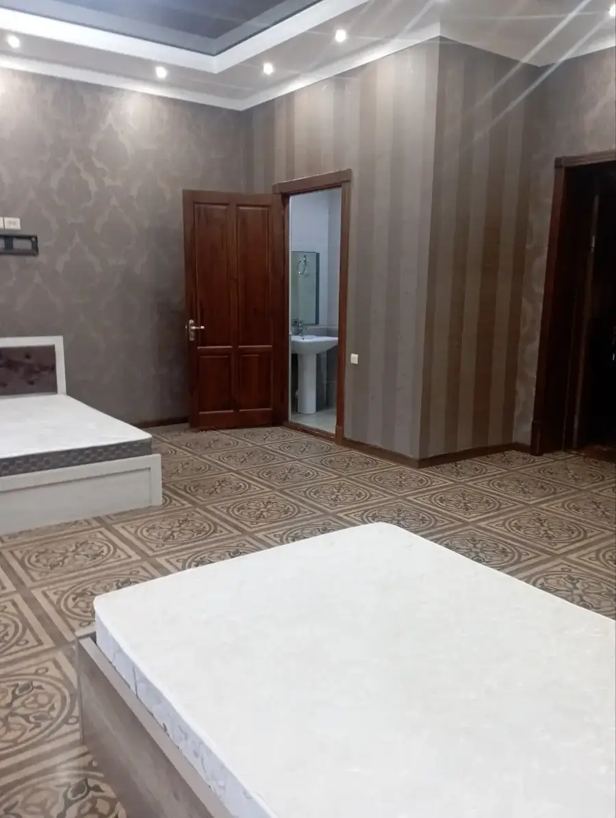 3 qavatli uy sotiladi − 1200 m²