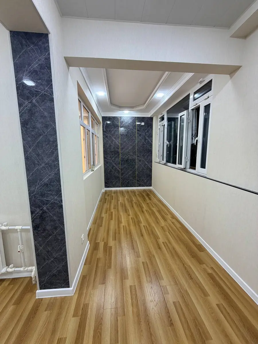 Более 5 xonali kvartira sotiladi − 100 m²