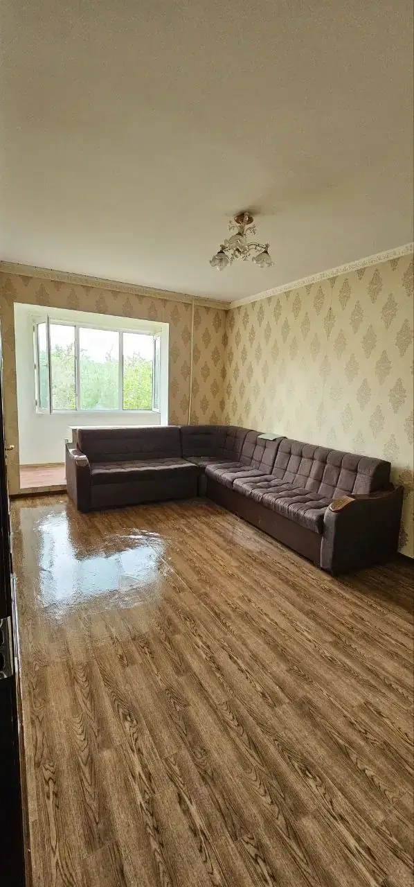 Продается 2-комнатная квартира − 50 м²