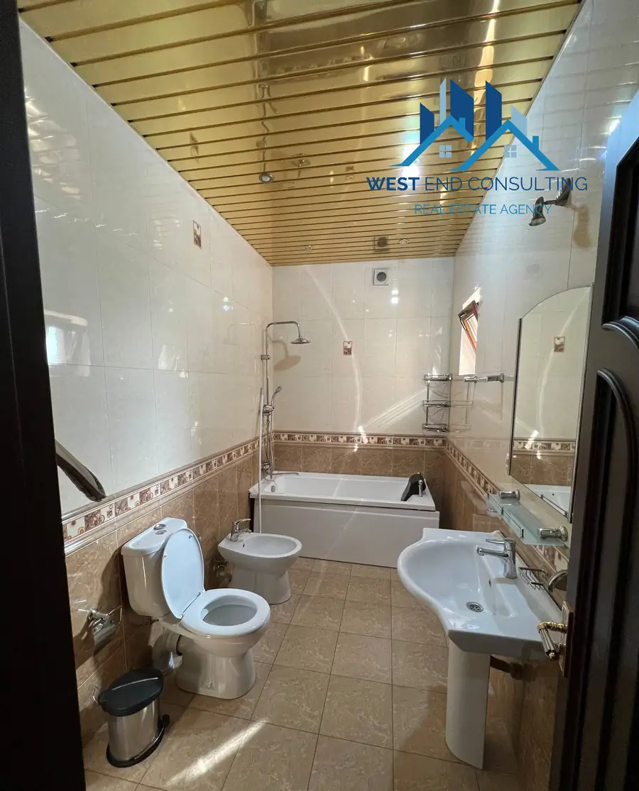 Ijaraga 2 qavatli uy − 300 m²