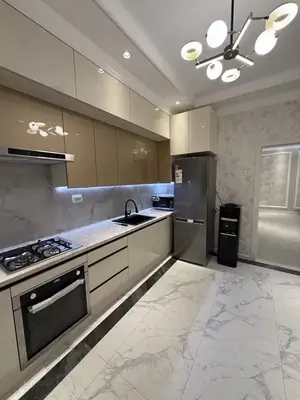 Сдается 3-комнатная квартира − 100 м²
