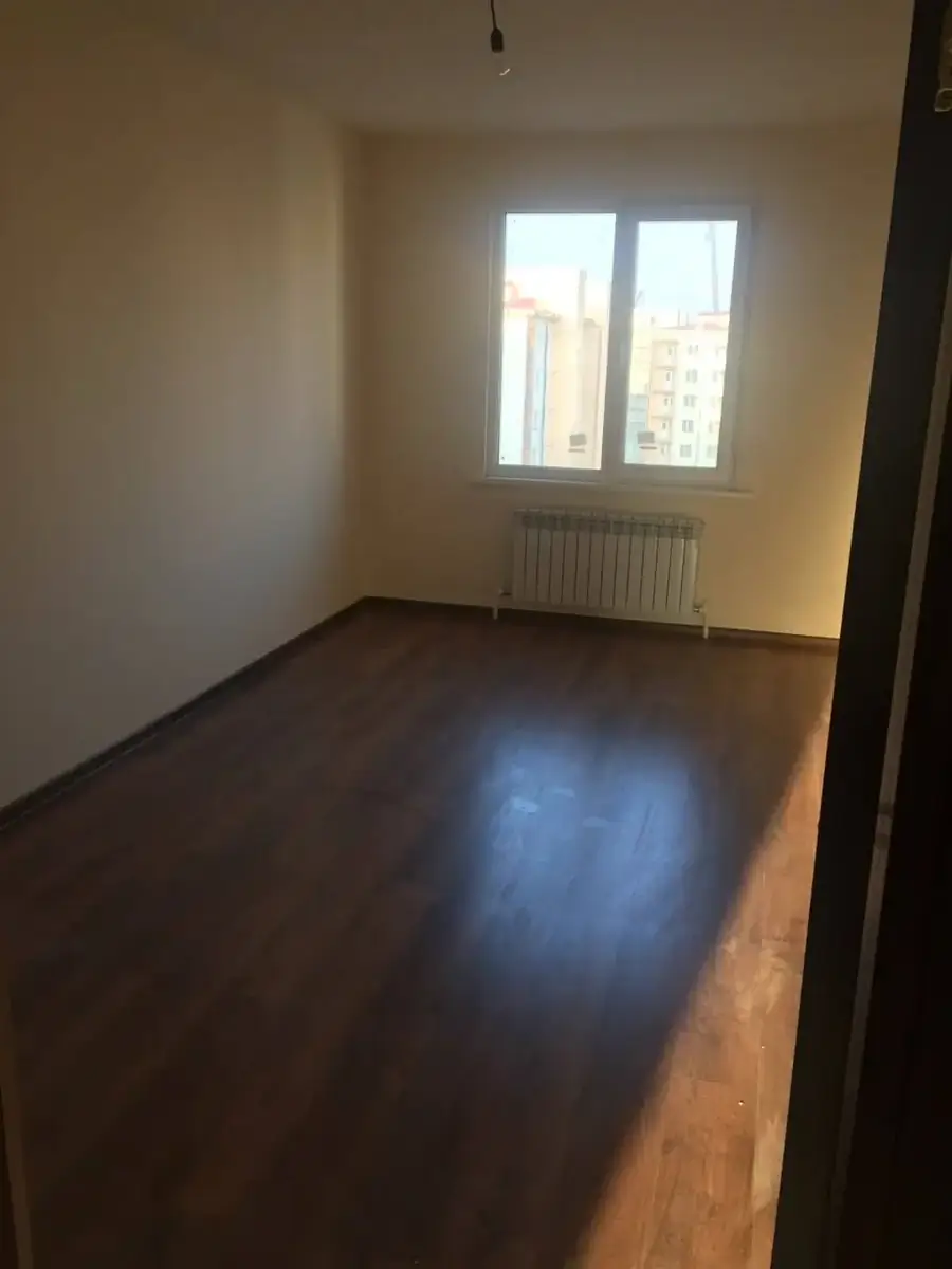 3 xonali kvartira sotiladi − 84.2 m²