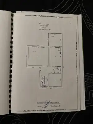 3 qavatli uy sotiladi − 300 m²