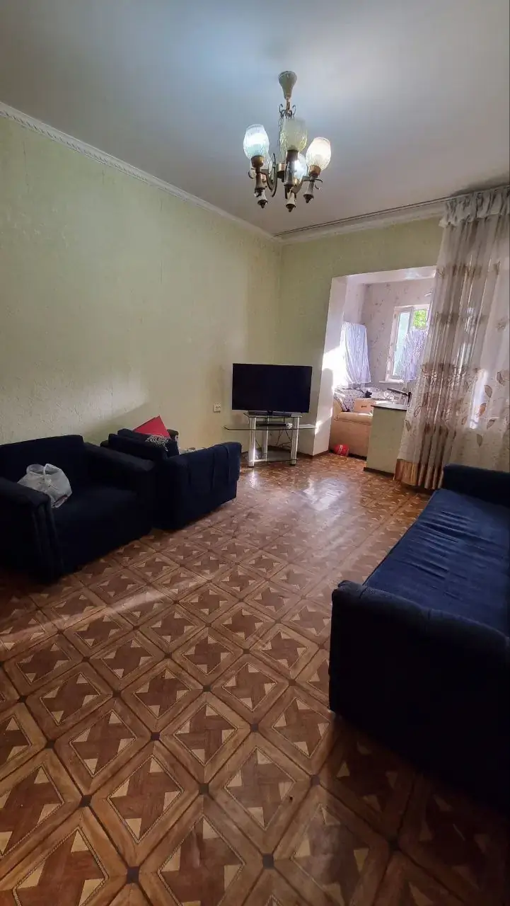 Продается 2-комнатная квартира − 60 м²